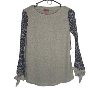 Vince Camuto Women's XXS New With Tags knit Grey and Blue Floral Long Sleeve Top